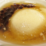 春水堂 - Aセットは、餃子や台湾風ちまきなどの点心も選べましたが、
            今回は台湾らしい豆花(トウファ)を選びました。