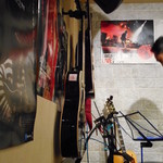 フォーク酒場 マーク2 - りえさんのギター（貴重なショットです）