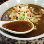 今池呑助飯店 - 強烈に濃い味のこってりスープ