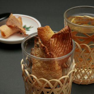 《Popular item》 Enjoy a rich taste of ``Hirezake'' made with fins and skin.