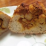 Panosuriru - ひよこ豆とトマトの焼きカレーパン