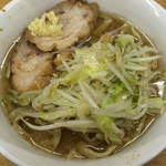 ラーメン二郎 - ラーメン 700円　麺半分・全部ちょっとで
