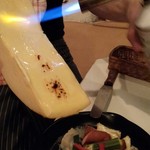 チーズ料理と肉盛りバル 南森町ロマンチック食堂 - 