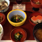 上杉伯爵邸 - 献膳料理 少しずつ9種いただけます