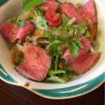 上杉伯爵邸 - 米沢牛のローストビーフサラダを付けたのが月の善