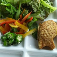 スカイクルーズマクハリ アパホテル＆リゾート東京ベイ幕張 - サラダ、たい焼き