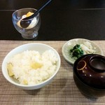 不動口館 - 栗ご飯、赤だし、鳴門金時のプリン柿添え