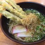 Shinshoseimenudonnabechanzamorukasugaten - ごぼう天うどん＝４２０円