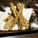 漁菜献舗 鳥新 - 2016.10)サクサクのごぼ唐う揚げ（３８０円）