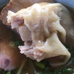 食い味の道有楽 - 餡は肉だけではなく中心部には長芋？クワイ？(2016.10再訪)