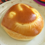 57464190 - バタークリームパン