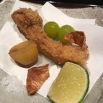 くろぎ - 信州の松茸の揚げ物．栗・根セロリの素揚げ，銀杏添え．