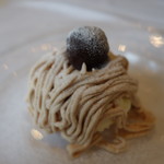 57466374 - ナッツのジェラートを忍ばせたモンテビアンコ