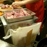 さっぽろジンギスカン千歳 - オーダーごとに切り分けだから新鮮