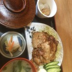 Kiraku - 豚肉定食1000円。