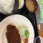 恵比寿食堂 - トンカツ定食825円。