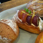 トラン・ブルー - ピオーネのペストリー、胚芽とくるみのプチパン