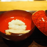 ごだん 宮ざわ - 鱧・松茸の吸い物
      2016.10撮影