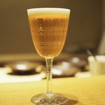 ごだん 宮ざわ - 生ビールのグラスはバカラ
      2016.10撮影