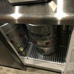 ビール長屋 貫太郎 - 樽ごと冷やしているのが特徴です♪