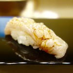 鮨 いぬかい - ［2016/10］おまかせ・寿司④ 神奈川県小柴産ひらめのえんがわの握り