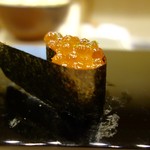 鮨 いぬかい - ［2016/10］おまかせ・寿司⑧ いくらの軍艦巻き