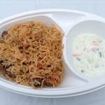 Authentic South Indian Cuisine Sri Balaj - マトンビリヤニ、ライタ（野菜入りの甘くないヨーグルトソース）（ディワリイン横浜2016）