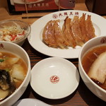 大阪王将 - ミニ中華丼、ミニラーメン、餃子のセット