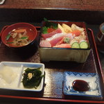 しお寿司 - 料理写真:海鮮丼1100円