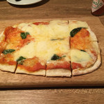 CIRUELA - バランスの悪いピザ  