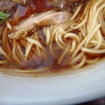 中華そば いではら - スープの表情　油はほとんど気にならない