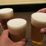 酒肆ポンシェビ  - まずは、ビールで乾杯です