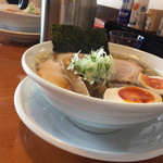 らーめん専門 うしおととり - 味玉煮干しそば