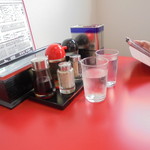 大門 - 店内（改装後）