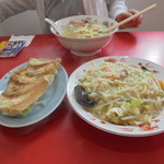 大門 - えびそば・塩上海麺・ジャンボ餃子