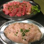 焼肉　丸幸 - 2016年10月16日  上からカルビ2人前、塩ホルモン(大腸)1人前