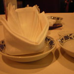 重慶飯店 - ホテル内とあり、ランチといえどもサービスはちゃんとしてます。