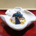 銀座 しのはら - 卵豆腐、
      　金沢産寝かした赤座海老、
      　活きボタン海老、
      　キャビア、
      　赤座海老の卵、
      　割り醤油のジュレ、
      　青柚子