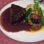 レストラン エクロール - 牛ほほ肉の赤ワイン煮