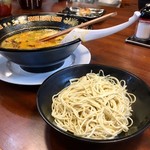 博多三氣 - 魅惑の10円替え玉、バリカタで！