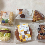 フレシュール - 紅甘夏のケーキ、レモンケーキ、マロンコロン、なつかしのマドレーヌ、いちじくとクルミのタルト、ミッケ