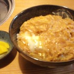 まつや 桂店 - 玉子丼・￥400（税抜）・リピーターが多いメニューです。（ピンボケ撮影ですいません。）
