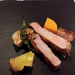 ラ ヴィオレッタ - 静岡県産　富士金華豚のロース肉のグリル　季節の野菜添え