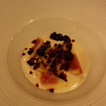 ラ ヴィオレッタ - 扶桑sahaco佐橋さんの落花生のパンナコッタ　黒糖ジェラードと無花果添え