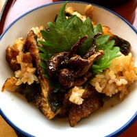 しら河 浄心本店 - 1杯目はそのまま肝をのせて