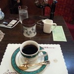 コーヒーの大学院 ルミエール・ド・パリ - コーヒーはサイフォン式（カップ１杯半or軽く2杯分）¥730
