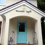 モモカフェ - ティファニーブルーのドアが印象的