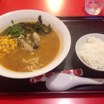 中国料理 成華 - 牡蠣味噌ラーメン 小ライス