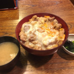 Toriyaki Tatsunoji - 味噌汁と漬物が付きます