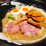 麺者すぐれ - ラーメン全部のせ